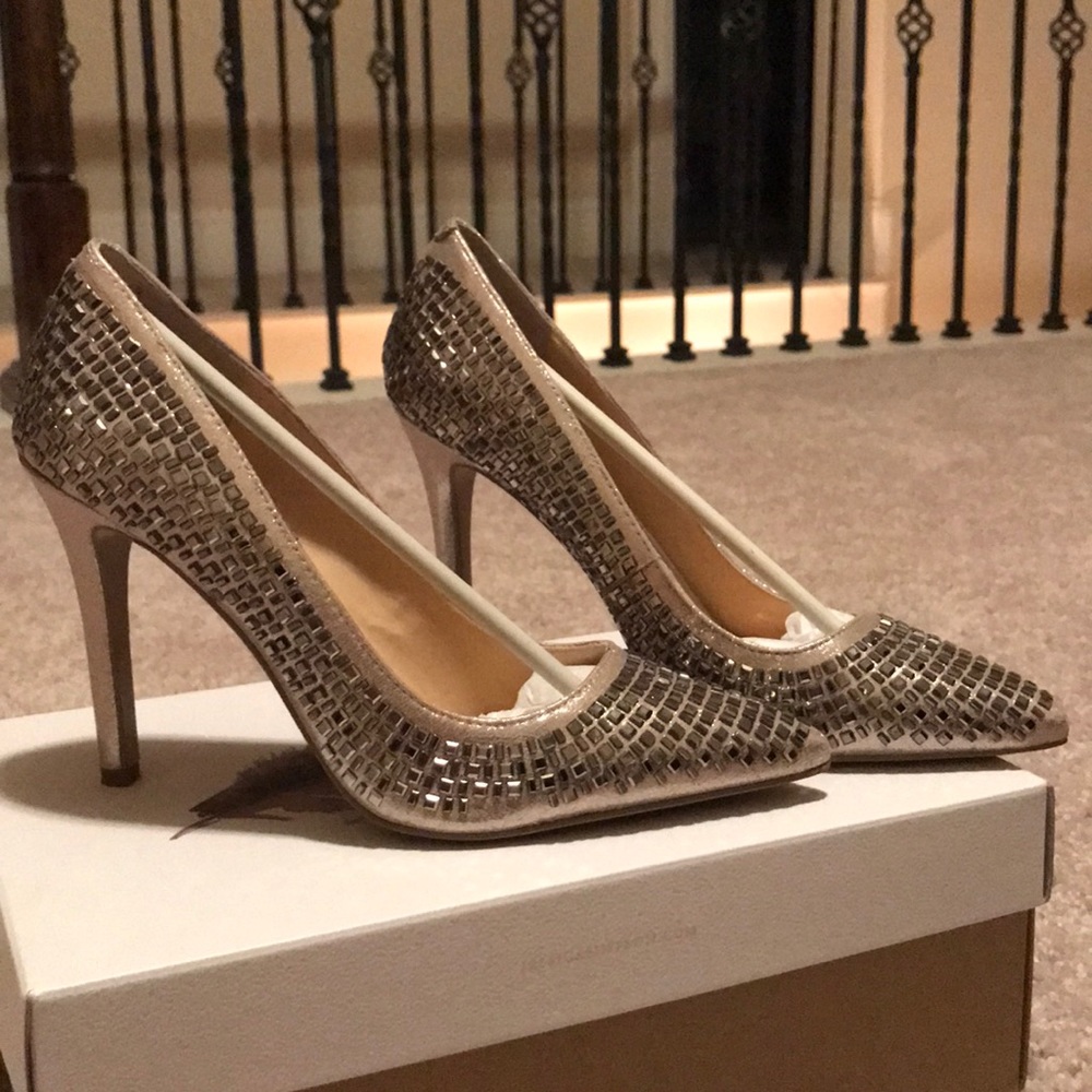 Like New Jessica Simpson Pumps!